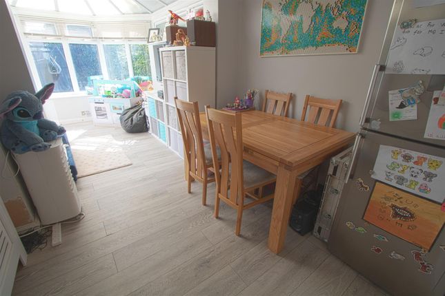 12, Copperfield, Billericay photo 4