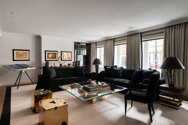 Flat for sale in Balfour Place, London, 2