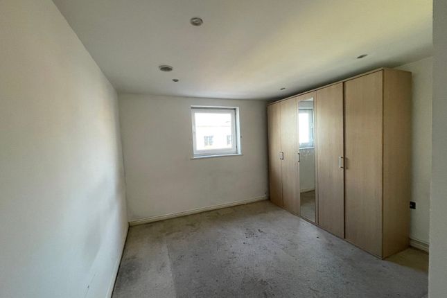 Flat 9, Magnum House, 164, London Road, Kingston upon Thames photo 3