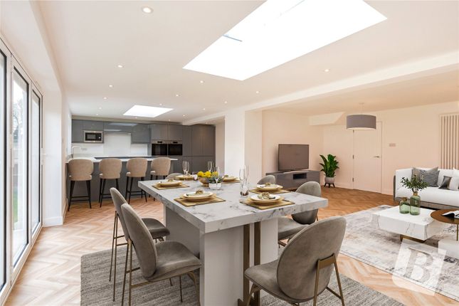 13, Priory Mead, Brentwood photo 2