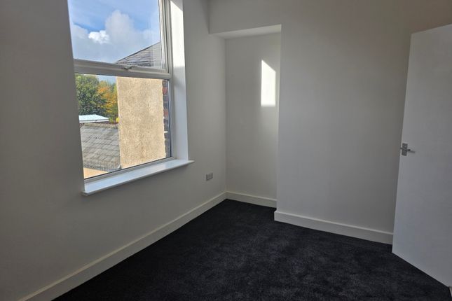 198, Stockport photo 5