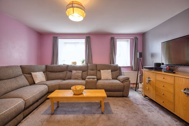 21, Harebrook, Kent photo 2