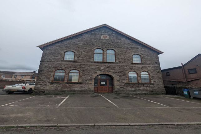 Flat to rent in Smyrna Chapel, Taibach, Port Talbot