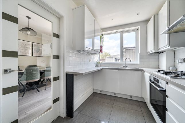 59, Doddsfield Road, Slough photo 4
