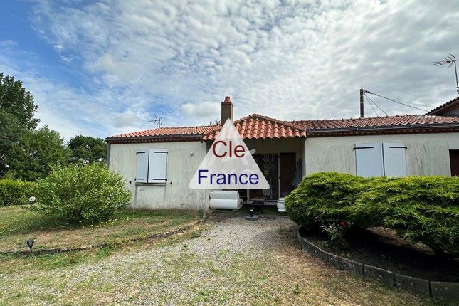 Detached house for sale in La Bruffiere, Pays-De-La-Loire, 85530, France