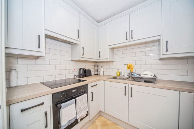 Flat 16, Manor Wharf, 2, Quayside Road, Hampshire photo 4