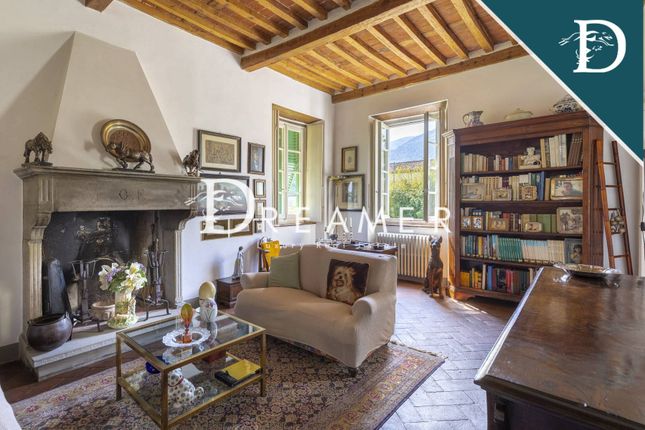 Villa for sale in Via Del Pino E Cortacce, Lucca, Toscana