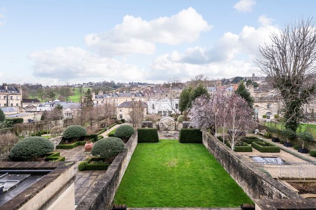 Flat for sale in Royal Crescent, Bath