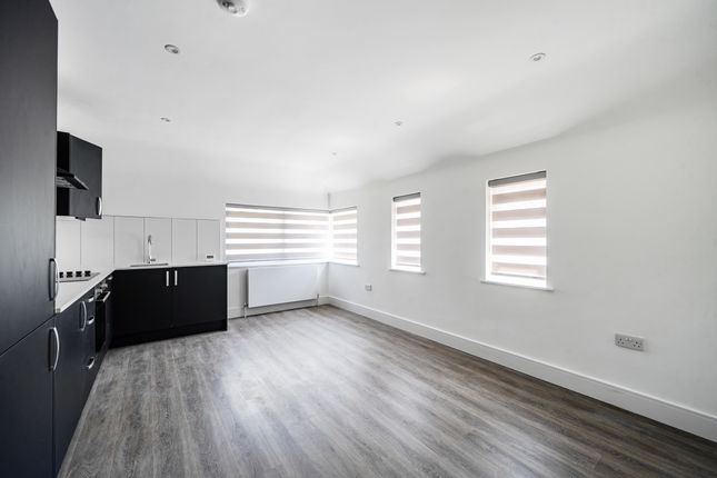 Flat 5, 96-98, Shoot Up Hill, London photo 3