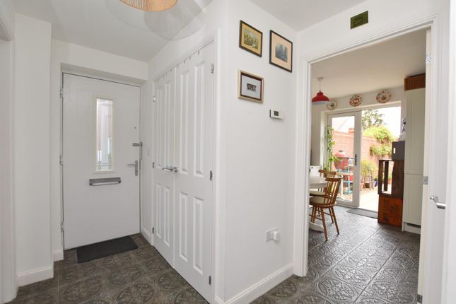 2, Raven Close, Hythe photo 4