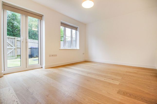 7 Smith's Court, Swindon photo 3