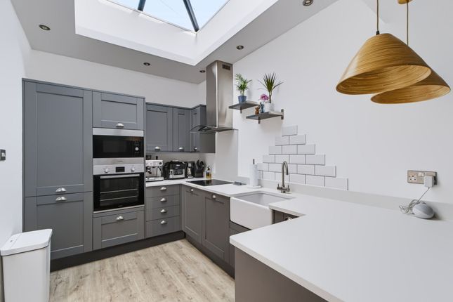 251 Wilderspool Causeway, Warrington photo 4