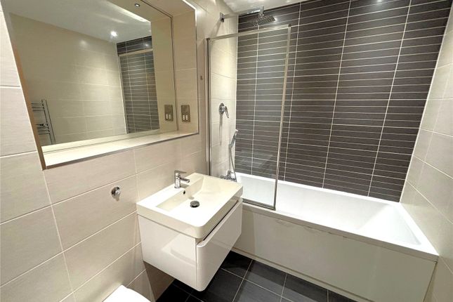 Flat 9, Altavia House, 44, High Street, Hampshire photo 4