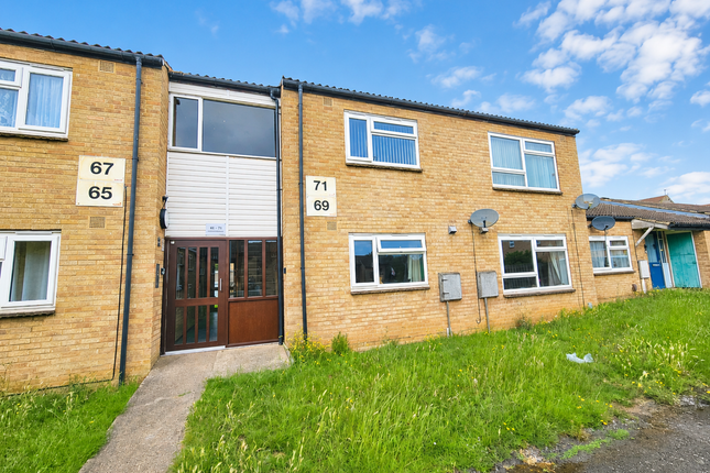 2 bed property for rent in Highfield Crescent, Kettering NN15