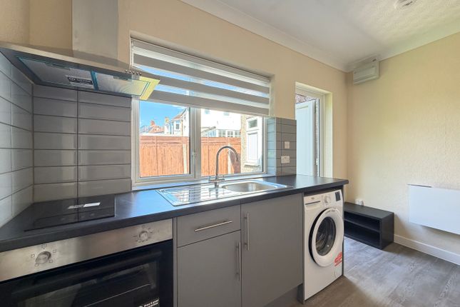42, Wyndale Avenue, London photo 5