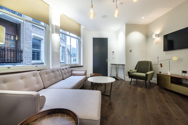 Flat to rent in Ludgate Square, London
