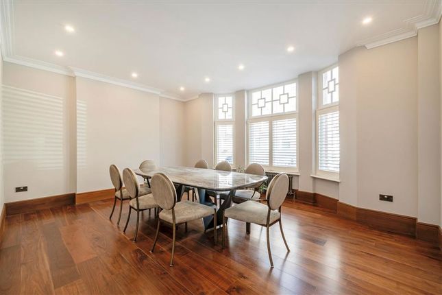 12, Montagu Mansions, London photo 4