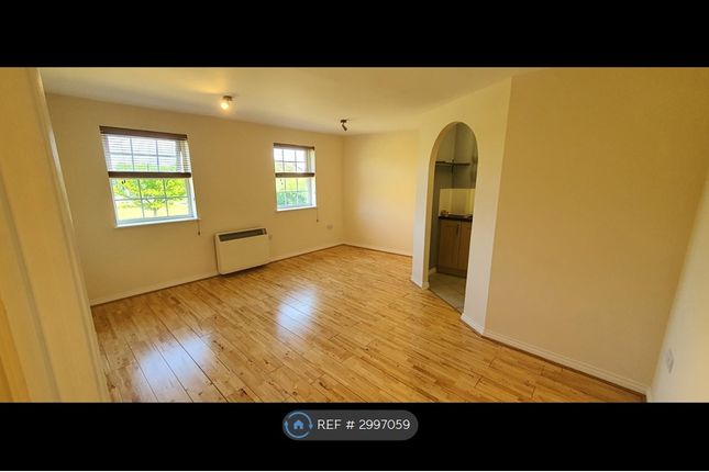 Flat, Woodland Court Prospero Way, Swindon photo 2