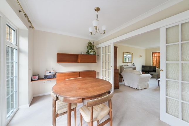 5, The Hayes, Epsom photo 3