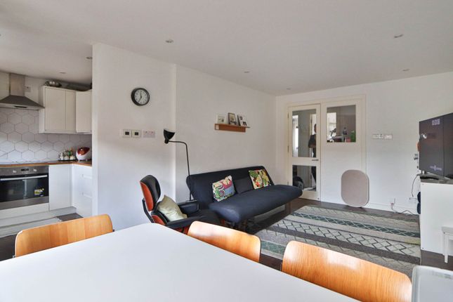 Flat 6, Pelham Road, London photo 3