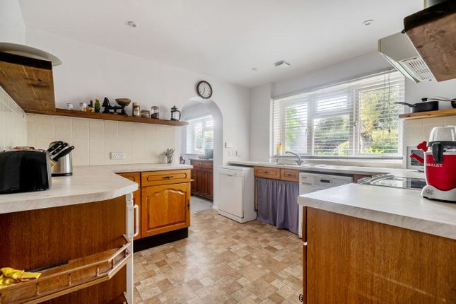 Honeycombe, Lambourn Road, Newbury photo 4