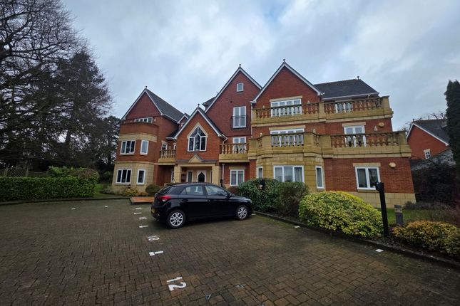 2-bed flat on 18 Dellwood Park, Caversham, Reading, £250,000