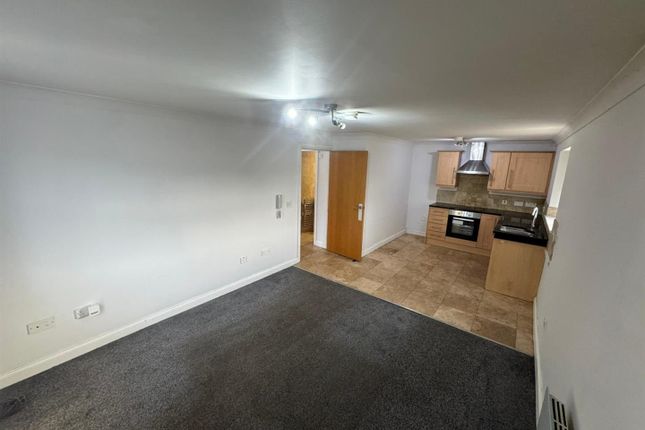Flat 6, Riverbank Apartments, 50 Tottington Road, Bury photo 3