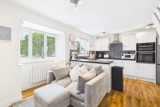 5, Beech Close, Oxfordshire photo 3