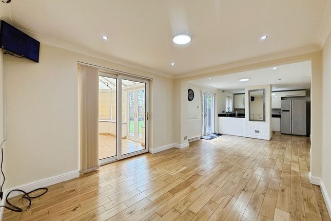 11 Regency Gardens, Cheadle photo 3