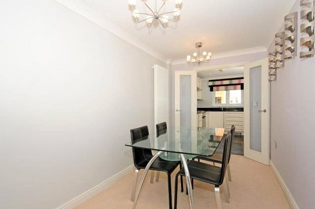 3, Brook Avenue, Berkshire photo 4