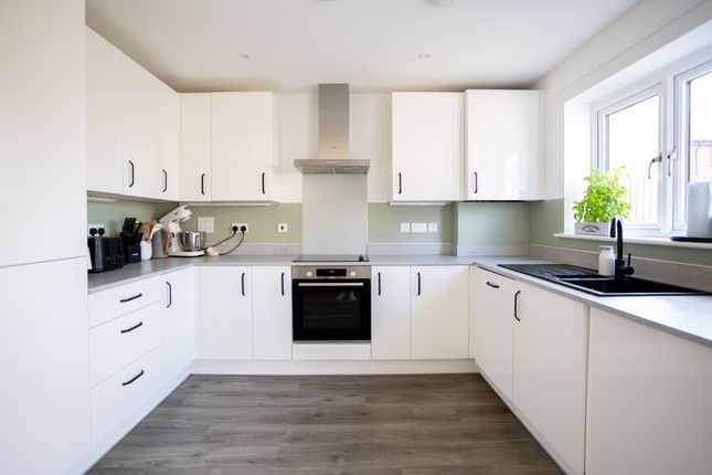 7 Glazing House Drive, Faversham photo 5