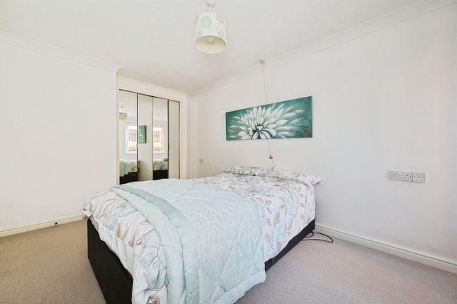 Flat 4, Fairholme Court, Archers Road, Eastleigh photo 3