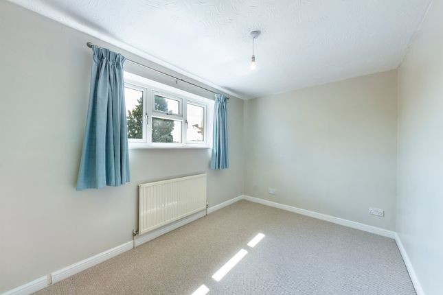 Terraced house to rent in Elmhurst Close, High Wycombe