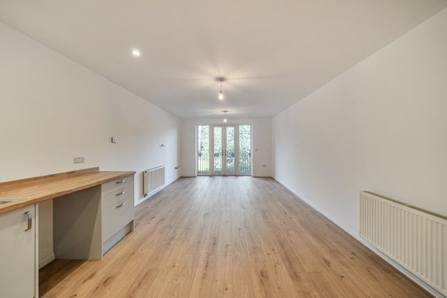 Flat 7, Chiltern Rise,, Rectory Road, Hertfordshire photo 2