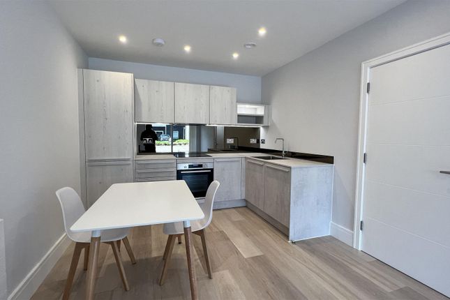 Flat 5, 16, Fairhaven Drive, Reading photo 3