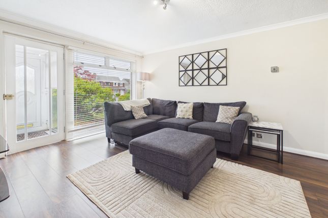 57, Buchanan Avenue, Bishopton photo 2