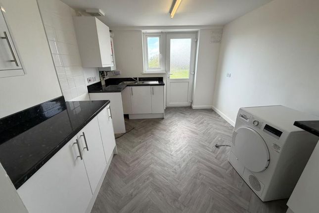 87A, Broughton Avenue, Swansea photo 2