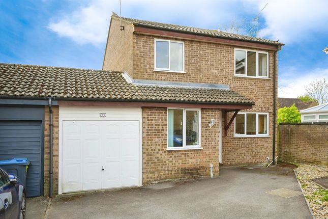 Link-detached house for sale in Oakfield Road, Carterton