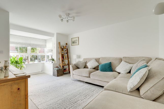 6 Hornbeam Close, Nottingham photo 2
