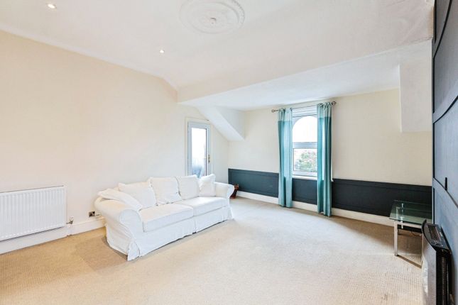 Flat 6, 269, Clifton Drive South, Lancashire photo 4