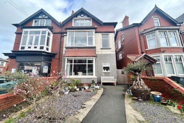 Thumbnail Flat to rent in 25 Derbe Road, Lytham St. Annes