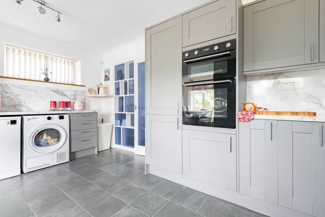 2a Edgerton Road, Lowestoft photo 4