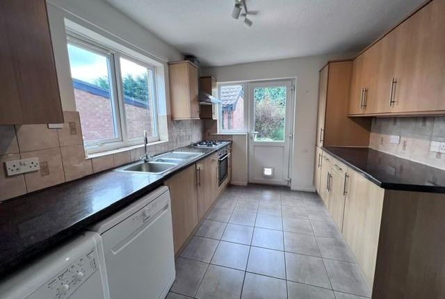 27, Magnolia Court, Nottingham photo 5