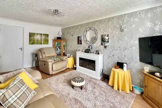 22, Farm Close, Scunthorpe photo 3