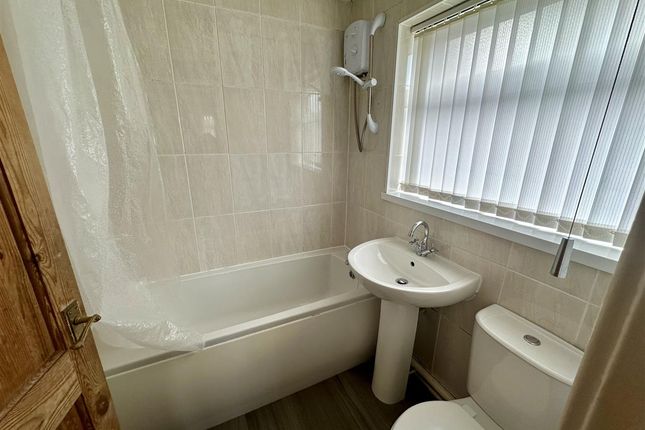 38, Exeter Drive, Leeds photo 4
