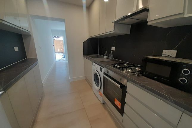 12 The Circle, LONDON photo 5