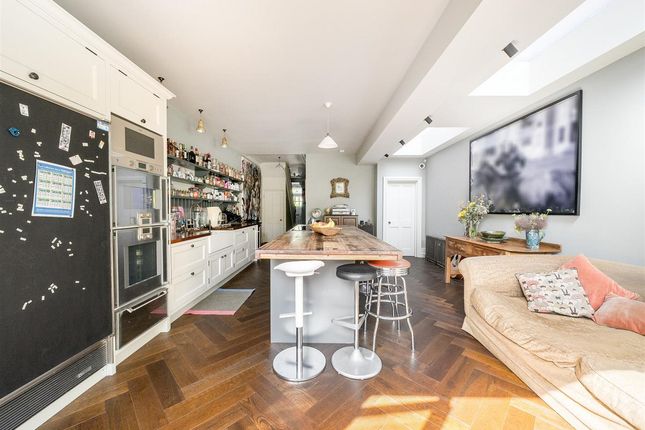 15, Chambers Lane, London photo 4