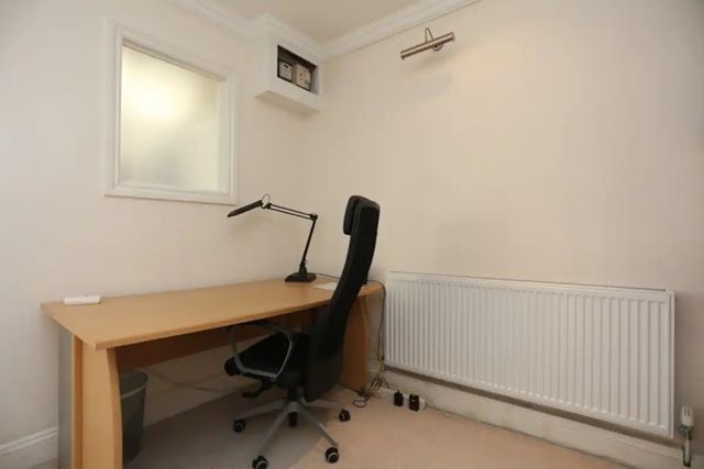 Flat to rent in Kingsway, Hove