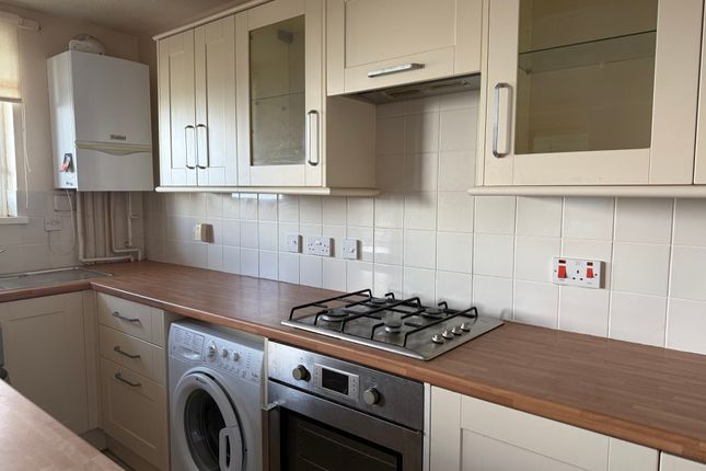 Flat 2, Freshwater Court, 25 Marine Parade West, Lee-on-the-Solent photo 5