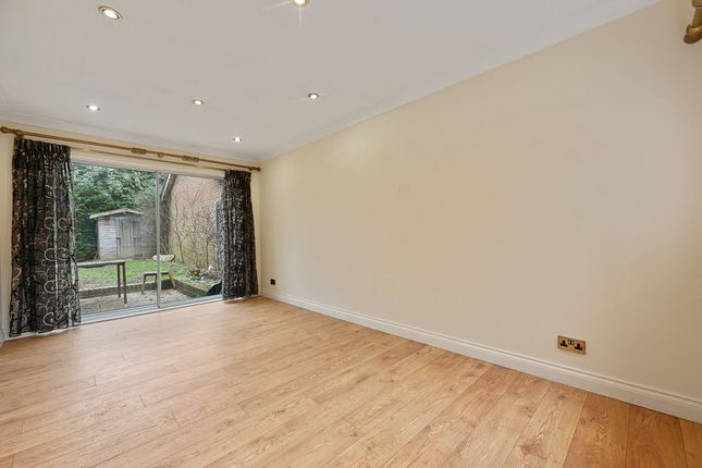 2, Baycroft Close, Pinner photo 4